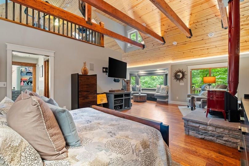 59 Deluxe Master Suite 3