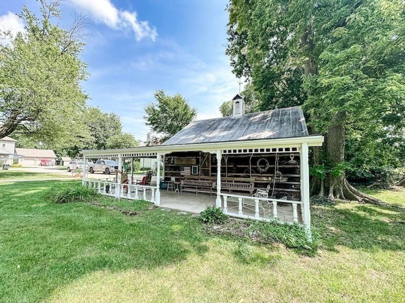 StenceRealty_25_515-N-8th-Street-Marshall-IL_15