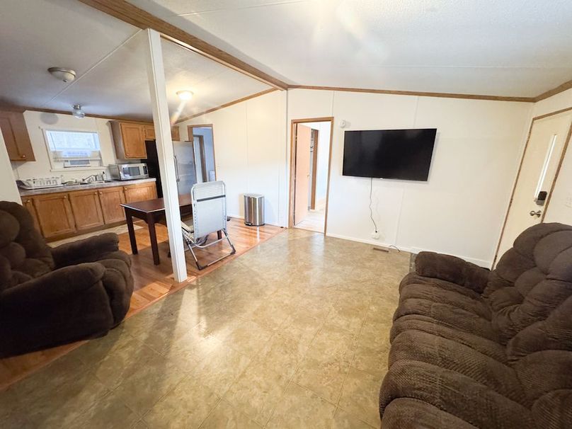 Roane, WV 100.12 AC Tree Line-08