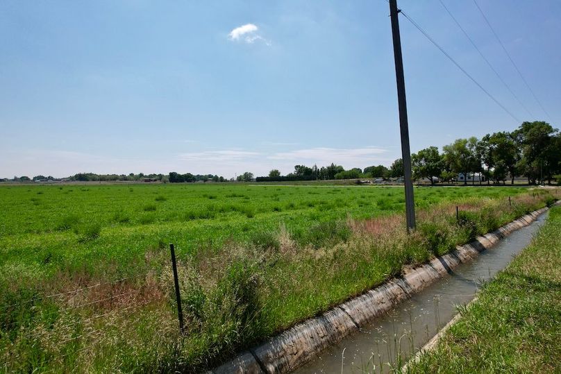 8240A244-8195-4DF7-A7A5-697BB026146C_1_201_a