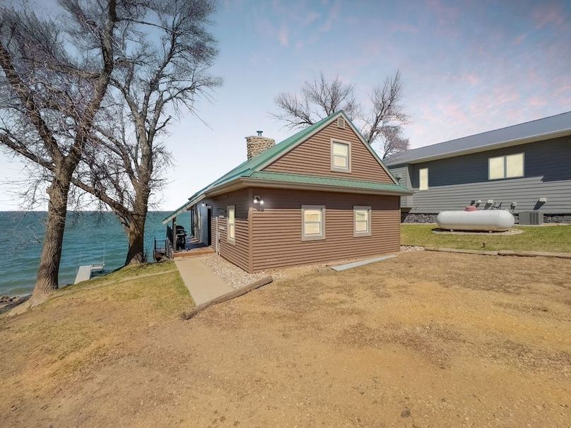 27-web-or-mls-120 SE Lake Dr-110_