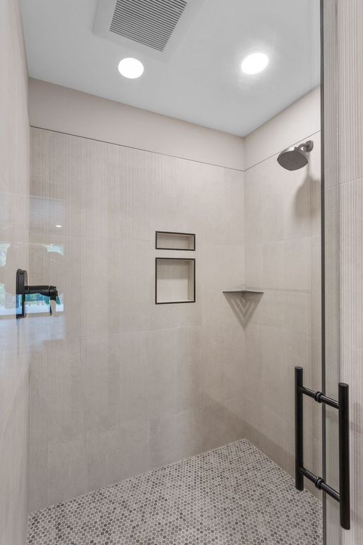 24-web-or-mls-6390 Golf Club Drvie-27