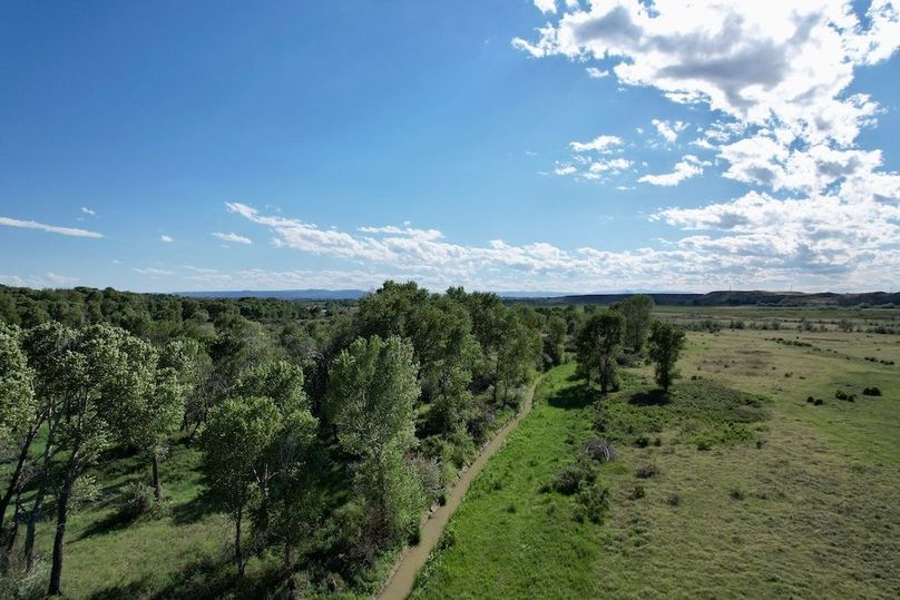 E8A75FD3-AB5F-4404-ADD8-FAF25DD3FBC9_1_201_a