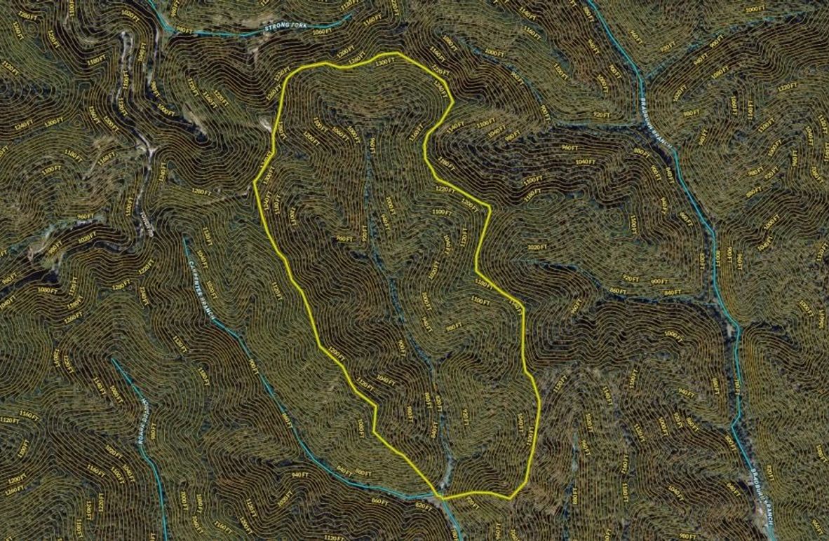 029 Breathitt 200 Land ID map zoomed in with contour lines and water features
