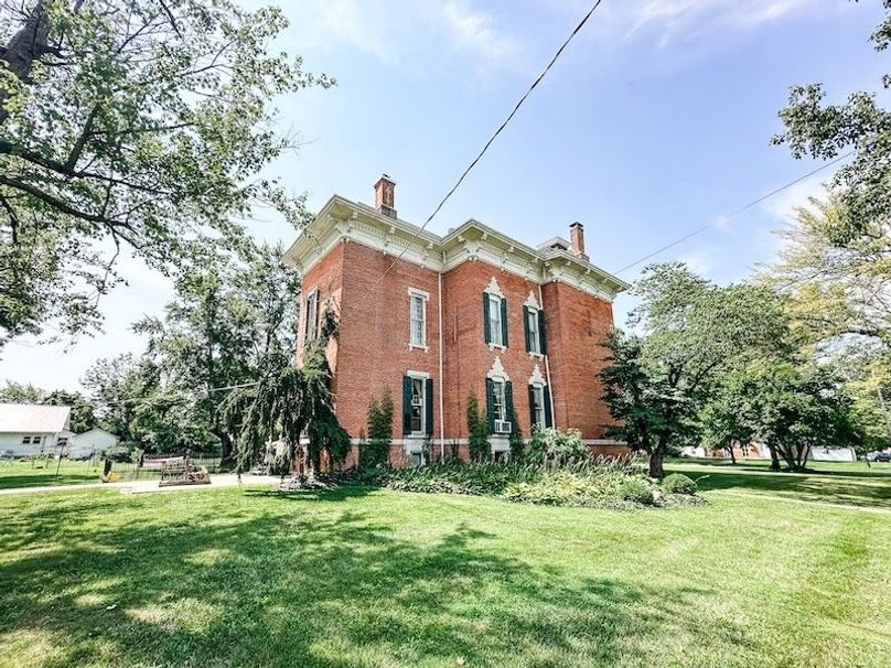 StenceRealty_25_515-N-8th-Street-Marshall-IL_6