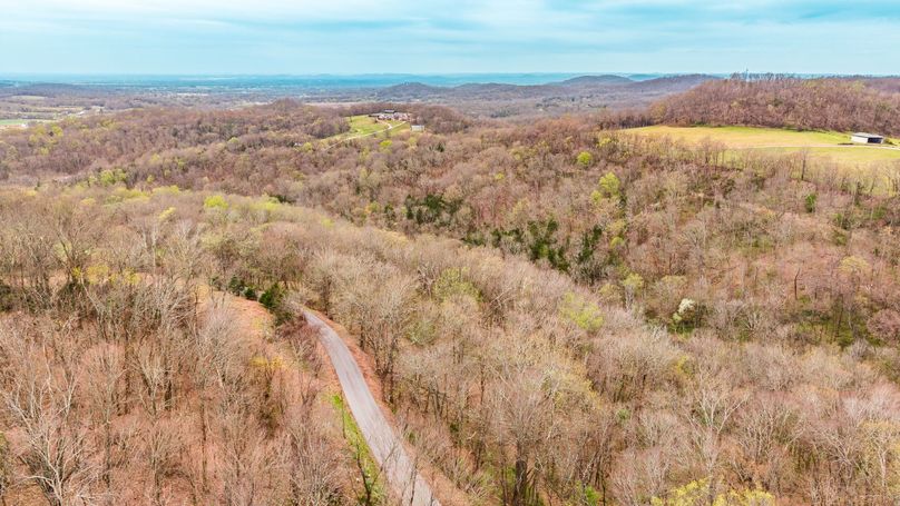 16-web-or-mls-Wolf Hill-36