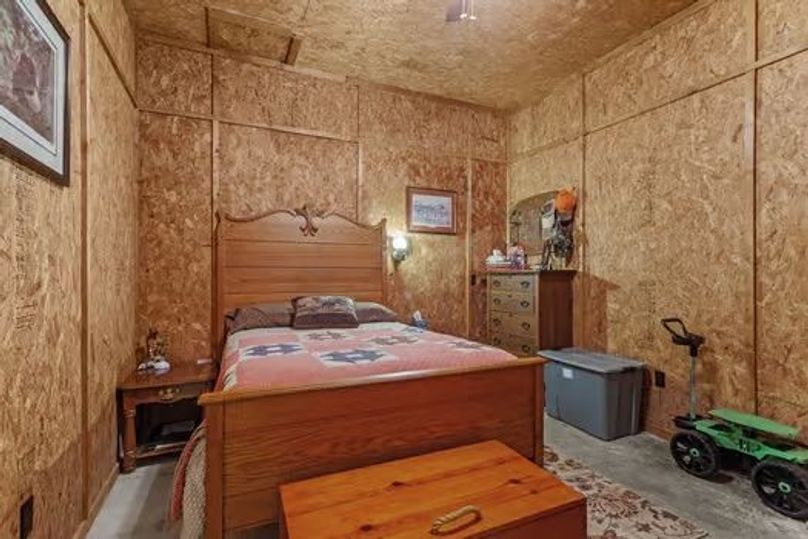 large-018e903b-4da3-7254-b08f-79d3a2466ca0