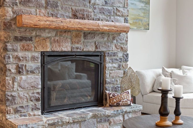 48-web-or-mls-6400 Golf Club Drive-47