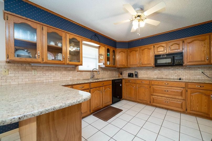 27 8124 Locust Rd Gilmer TX-40