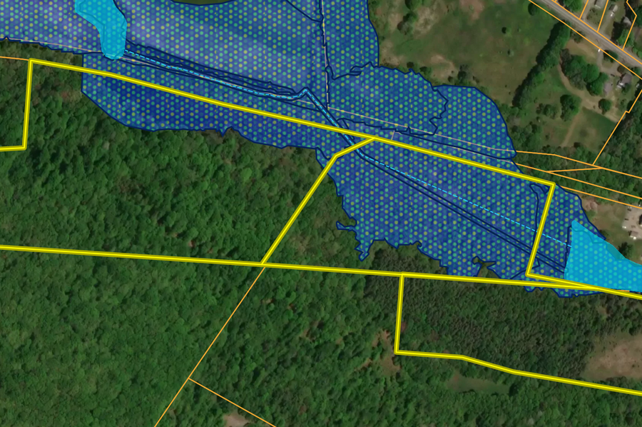 Columbia Co 40.25+_- acres Dean Water features