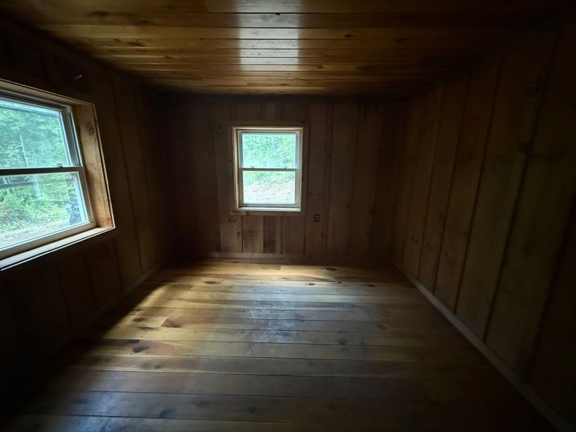 053 one of the bedrooms in the cabin