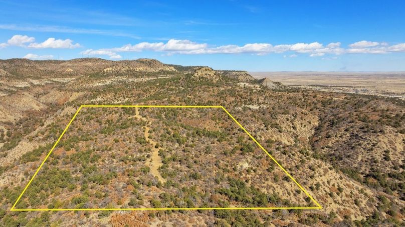 02 - PROPERTY BOUNDARY