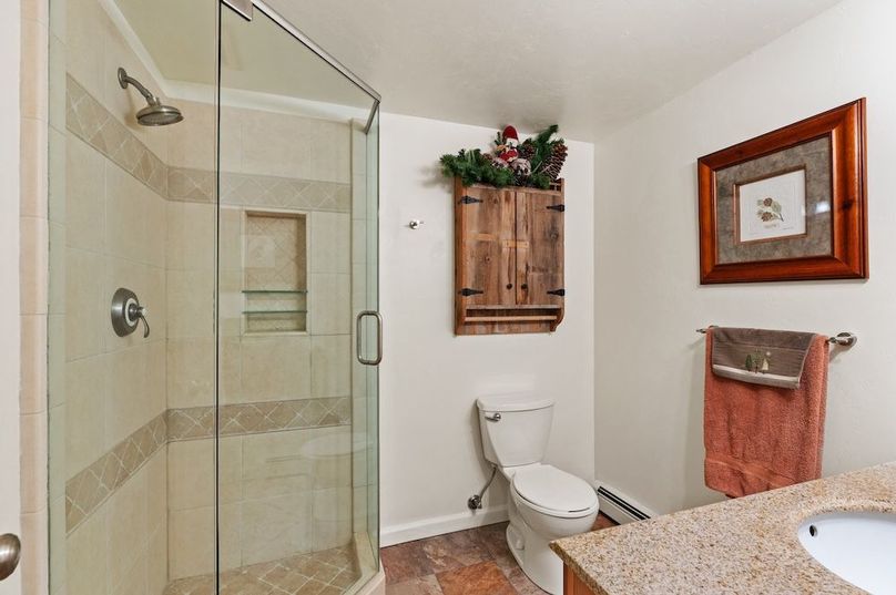035 - Basement Full Bathroom