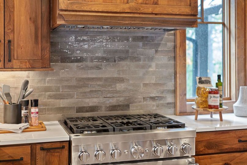 54-web-or-mls-6400 Golf Club Drive-43