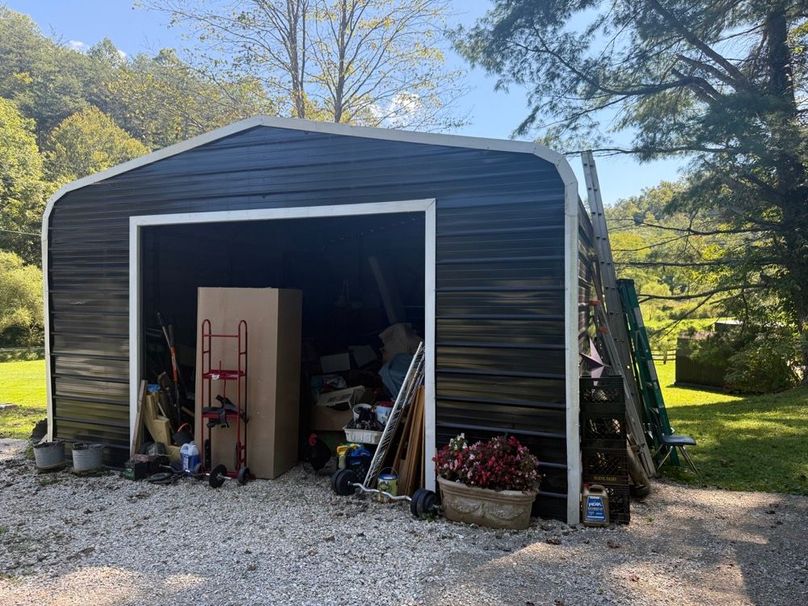 008 the garage sitting alongside the home as you pull in