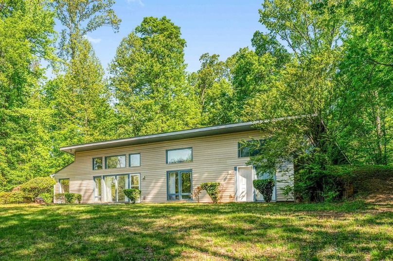 10-6-web-or-mls-279 Poplar Rd exterior-3