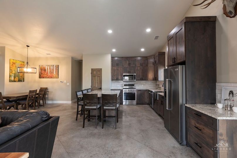 1809 Snaffle Bit Road-20