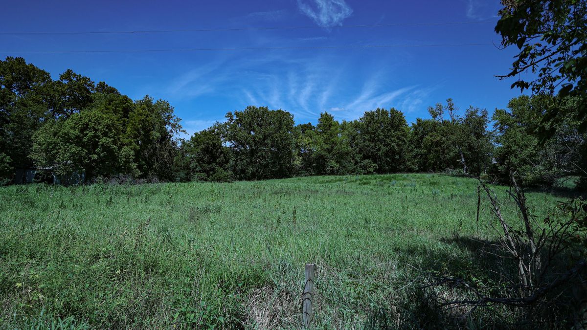 Buildable Small Acreage Outside of Nebo Whitetail Properties