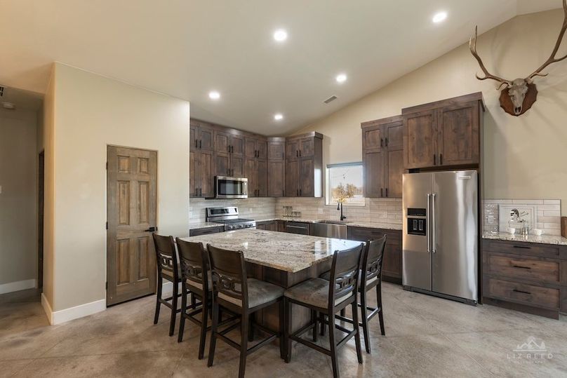 1809 Snaffle Bit Road-19