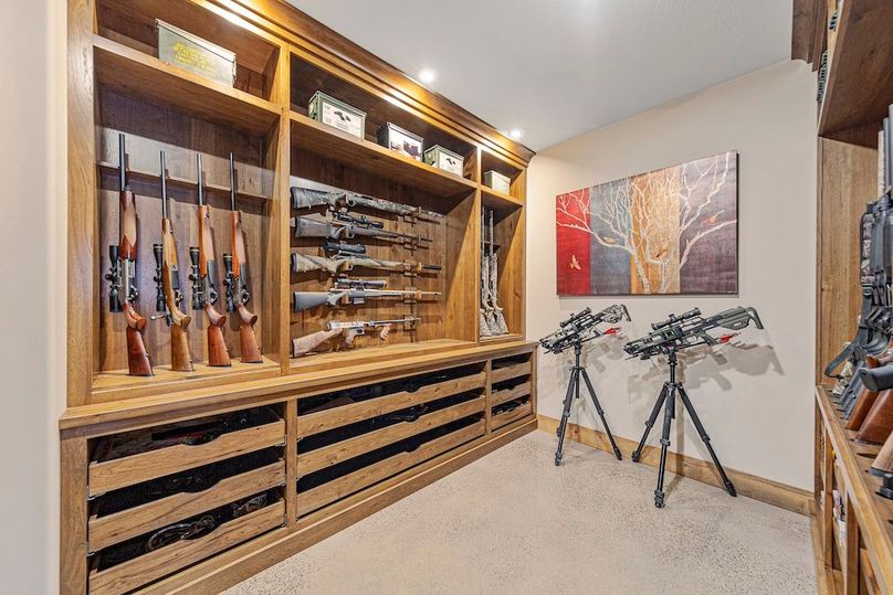 Pic 50 Vault_gun room_lower