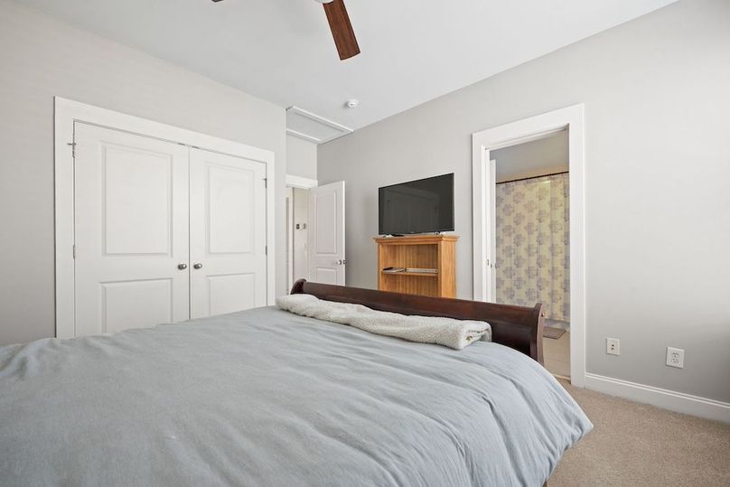 32-web-or-mls-Barclay Media Co_-22