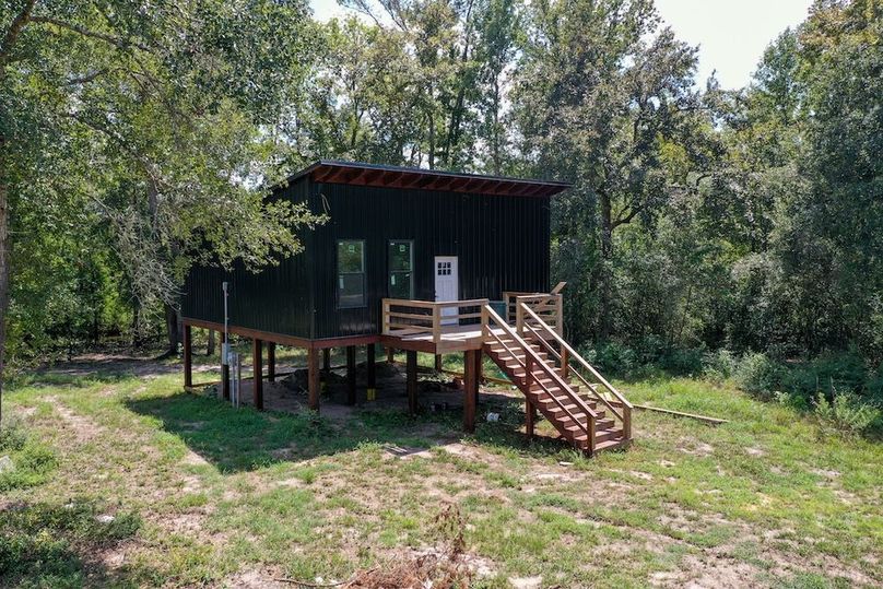 17 Leon Co. 117ac-60