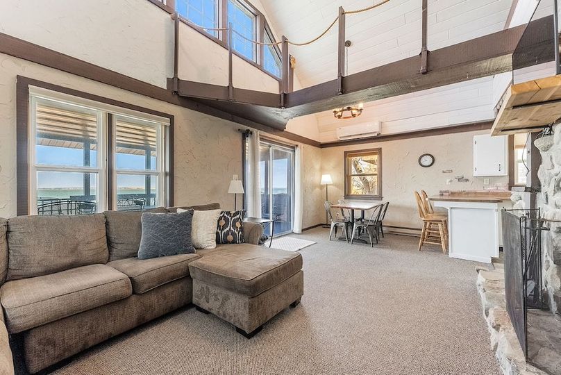 2-web-or-mls-120 SE Lake Dr-56