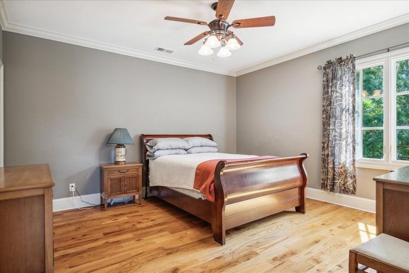 33-33-1528249m-5300 Raleigh Lagrange Dr