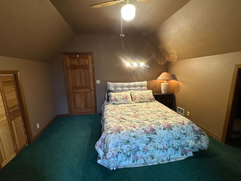 Calhoun, WV 132.84 AC Szegi 2-057