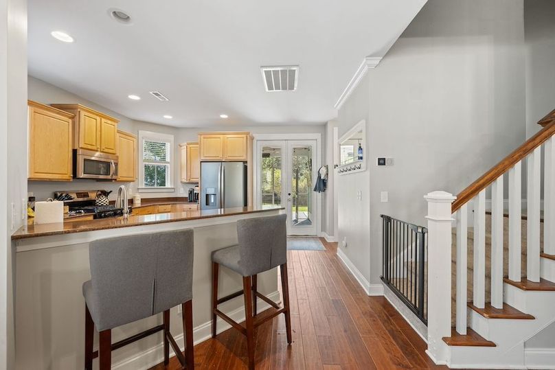 23-web-or-mls-Barclay Media Co_-11