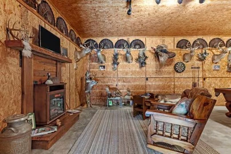 large-018e903b-4e2b-71c4-887d-34ef0075da36