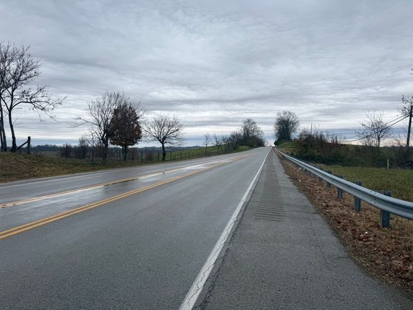 012 KY 89 along the north boundary looking east towards Irvine
