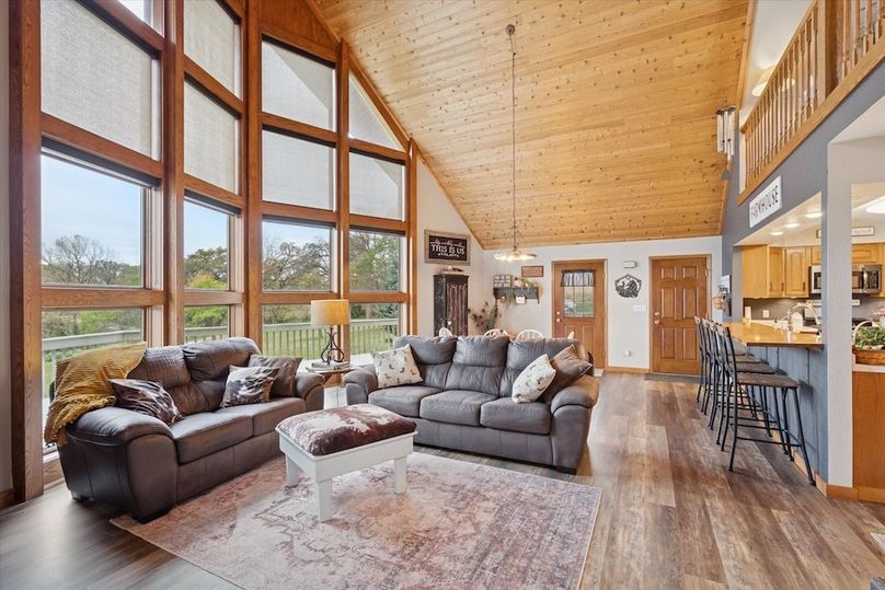 12-4800-Cub-Hollow-Rd-WindowStill