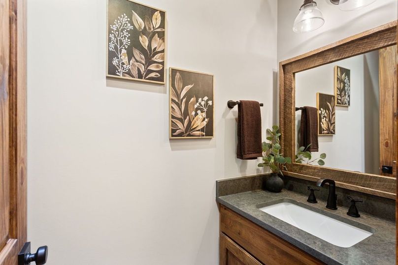 68-web-or-mls-6400 Golf Club Drive-28