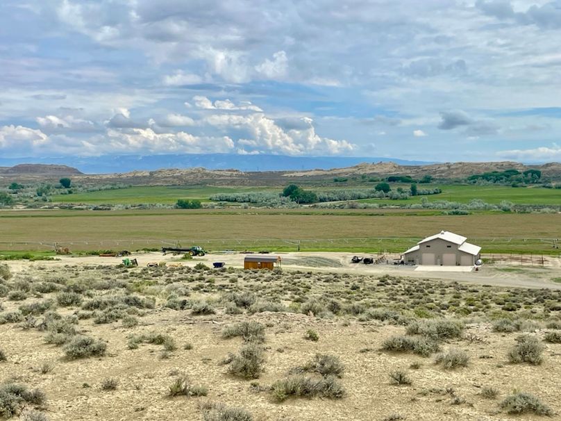 B40A6B64-7E08-4650-8E9B-A745AFFEA251_1_105_c