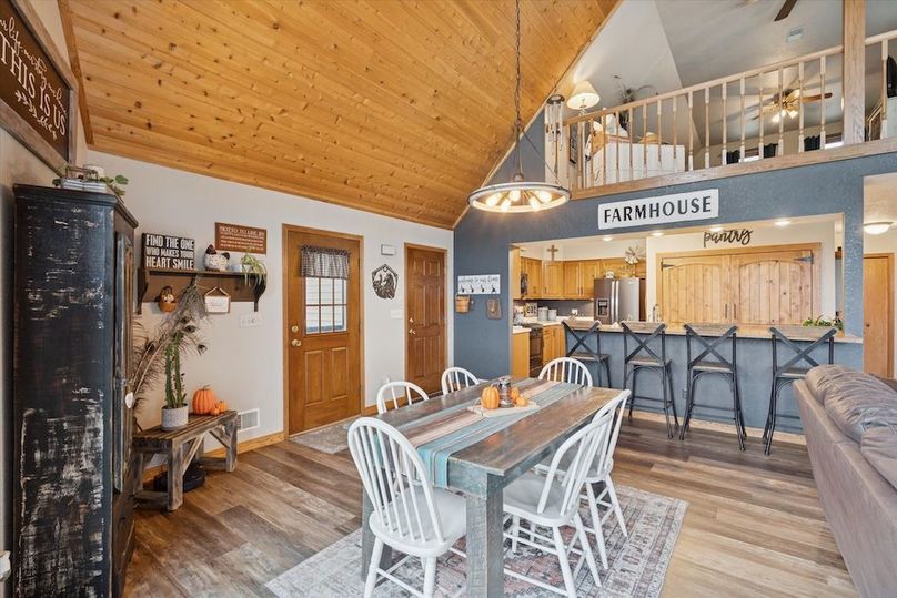 16-4800-Cub-Hollow-Rd-WindowStill