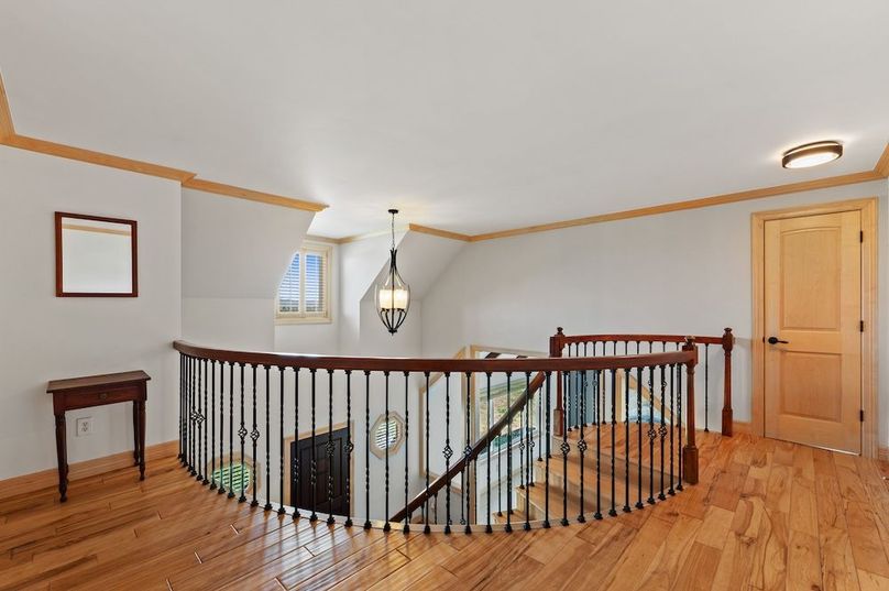 22b - Upstairs Landing