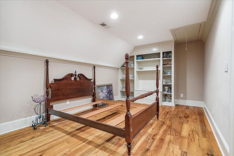 37-37-1528249m-5300 Raleigh Lagrange Dr