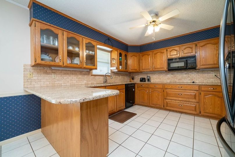 30 8124 Locust Rd Gilmer TX-37