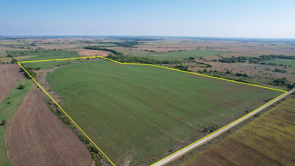 Tillable Acreage South Of White City Whitetail Properties