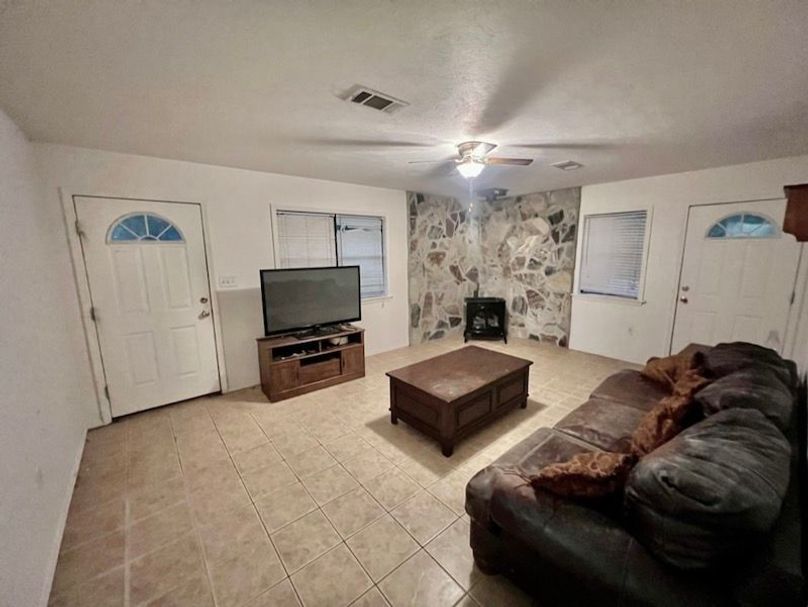 B9088256-4338-48C4-83C7-D35D4EF59C8A_1_105_c