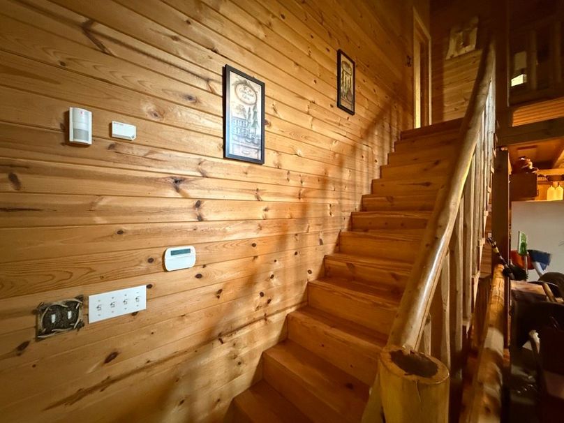 046 stairway leading upstairs to upper level