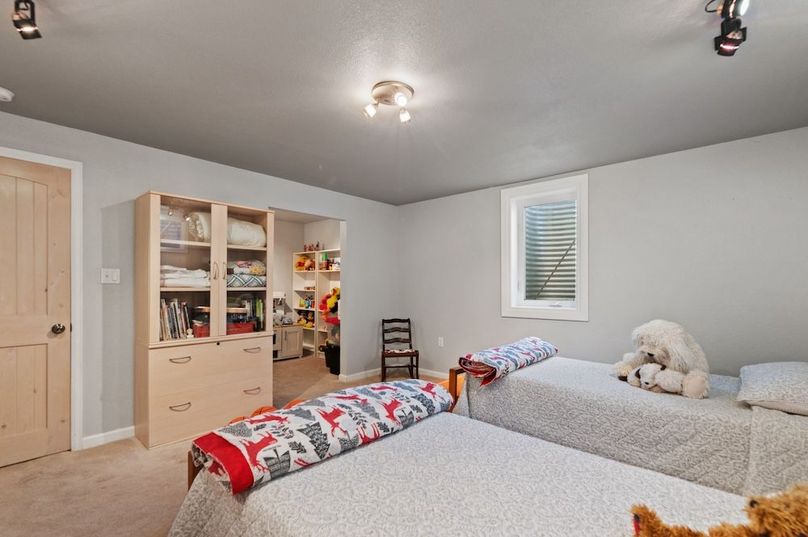 030 - Bedroom