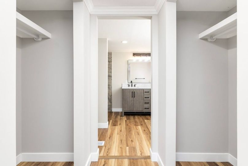 23-11-web-or-mls-870-S-Hill-Rd-11