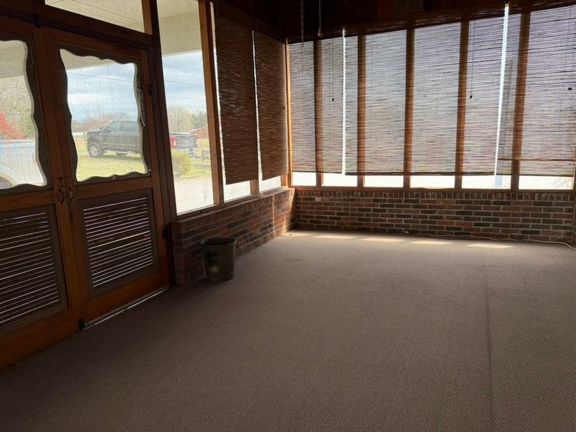 607C2449-CD96-430E-8F67-451EDBA0C613_1_105_c