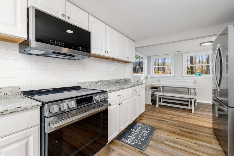 17-8-web-or-mls-1051-S-Hill-Rd-8