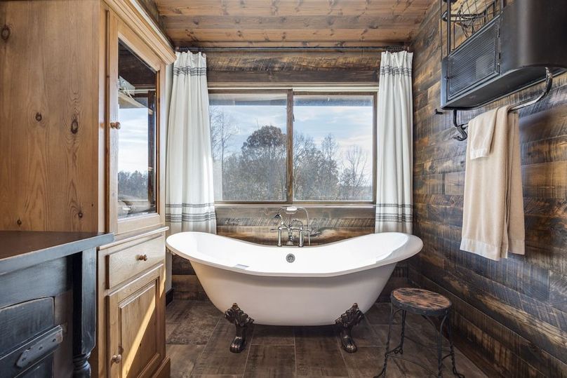 2900 Tanyard Hill Rd, Lynchburg, TN 37352-33