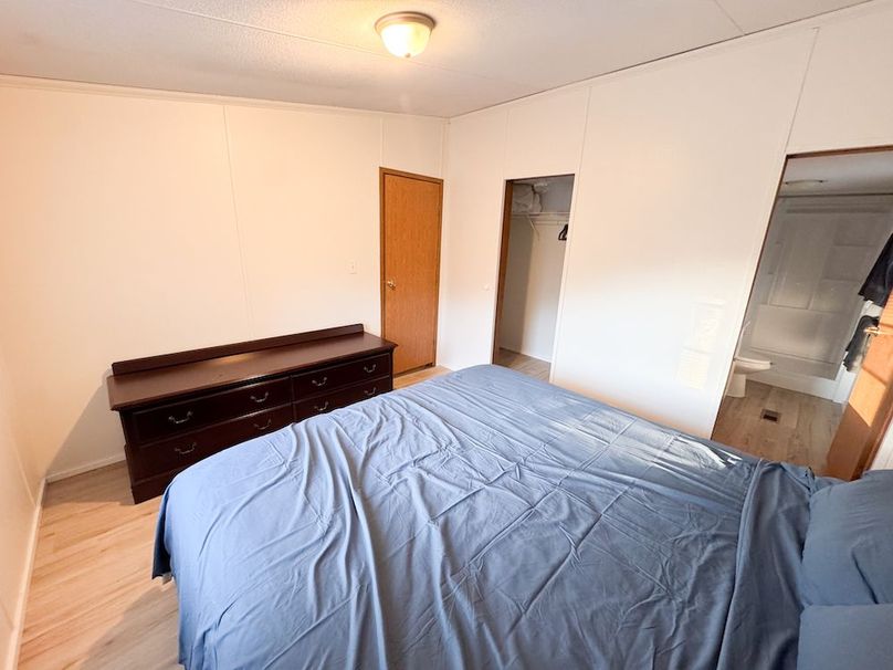 Roane, WV 100.12 AC Tree Line-14