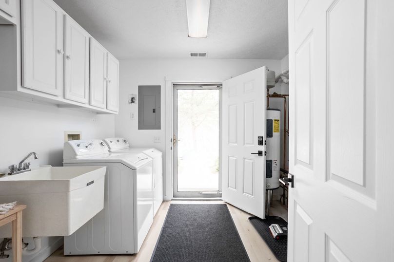 25-web-or-mls-6701 School House Ln-18