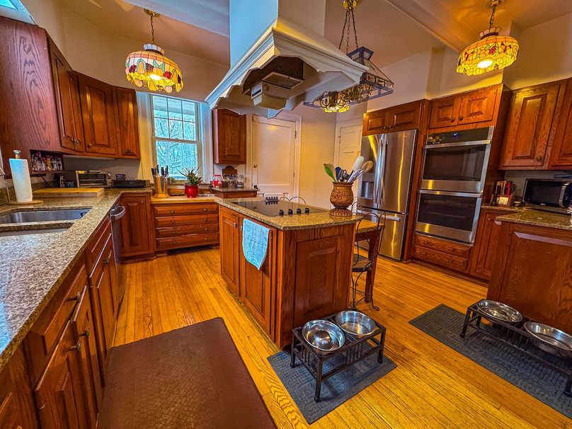 Lewis, WV 246 E 1st Wyllie-027